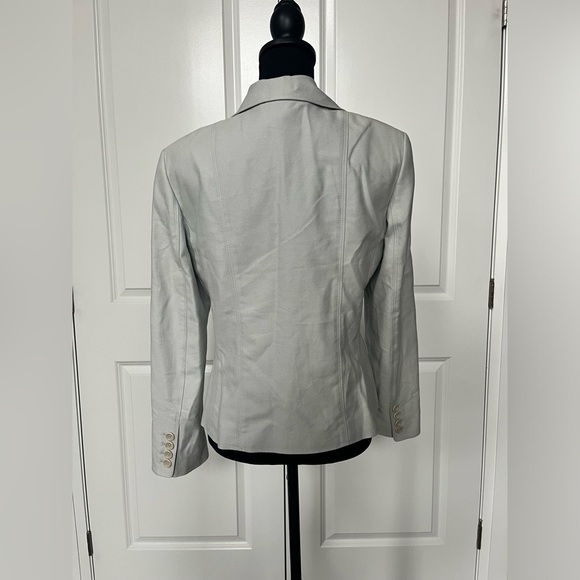Ann Taylor three button blazer size 8 item 08-03 - Picture 5 of 12